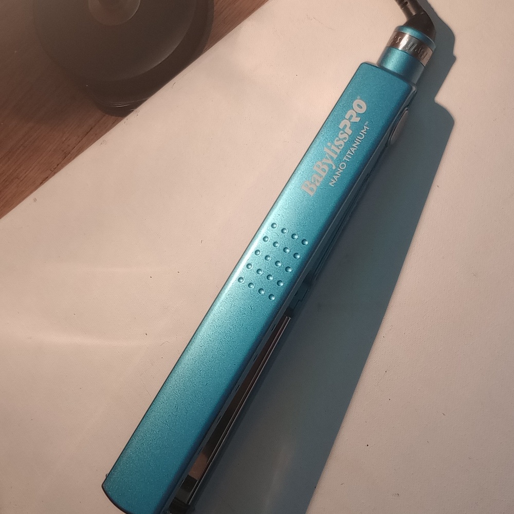 Hair straightener